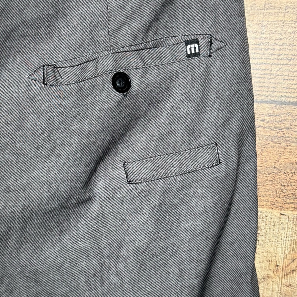 Travis Mathew Men's 11” Inseam Gray Shorts size 32 Golf Athleisure - Picture 5 of 7
